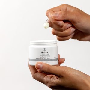Kem lão hóa cho da khô Image Ageless Total Repair Crème